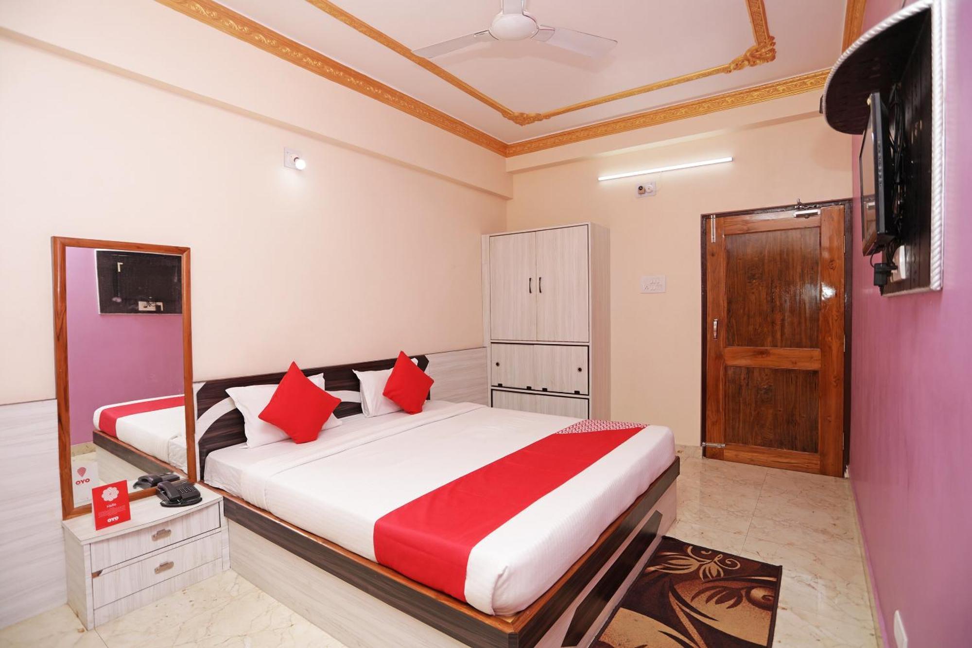Collection O Hotel New Jasmine Urali Ngoại thất bức ảnh