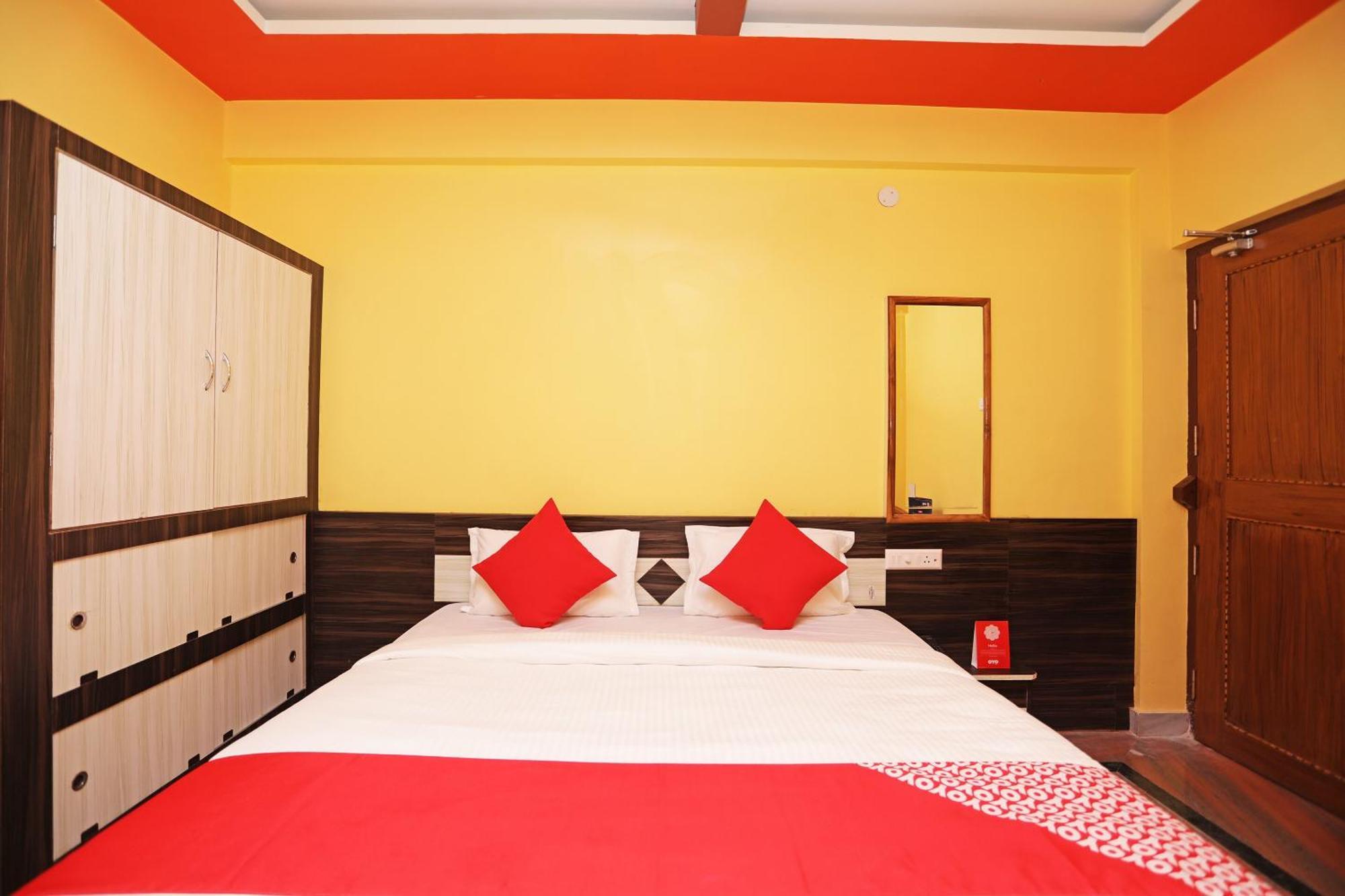Collection O Hotel New Jasmine Urali Ngoại thất bức ảnh